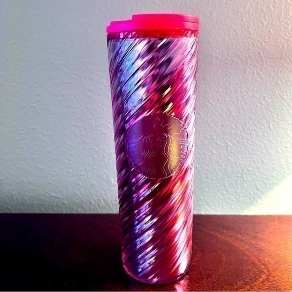 💙NWT! Starbucks 2023 swirl holiday cup with lid 16 oz.